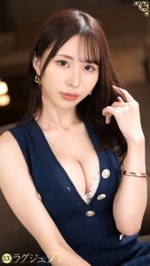この美女、イキ方がやばいです。上品で美しいジュエリーショップ店員が、チ◯コが入ると絶叫しながら下品にイキまくる淫乱女に豹変します。 ラグジュTV 1867